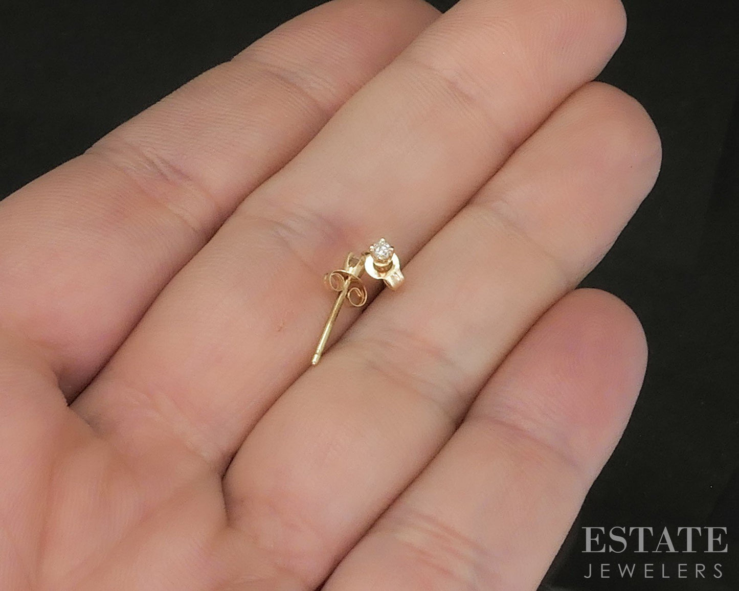 14K Yellow Gold Round Natural .05ctw Diamond Stud Earrings i19472b