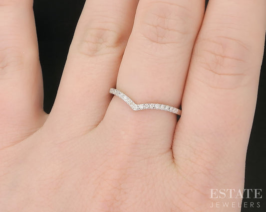 10k White Gold Natural .08ctw Diamond Ladies V-Wedding Band 1.3g i19419
