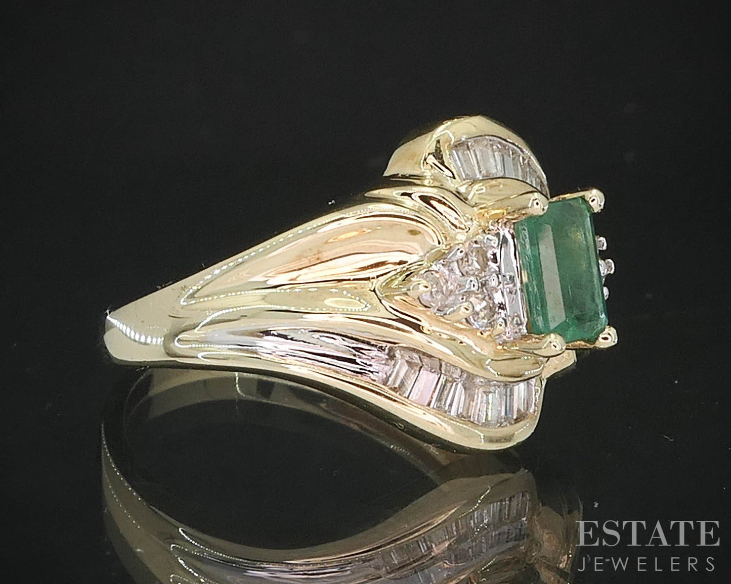 10k Yellow Gold Natural Emerald & Diamond Ladies Ring 3.2g i19537b
