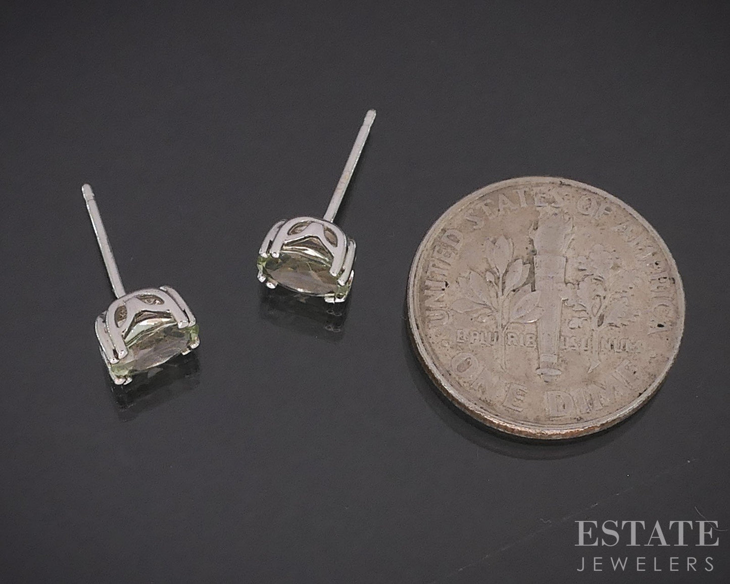14k White Gold Oval Natural Green Amethyst Stud Earrings 0.8g i19547b