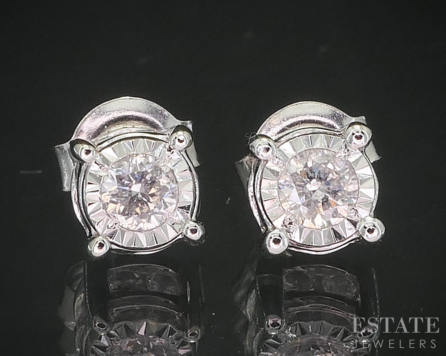 10k White Gold Round Natural .33ctw Diamond Ladies Earrings 1.5g p88053