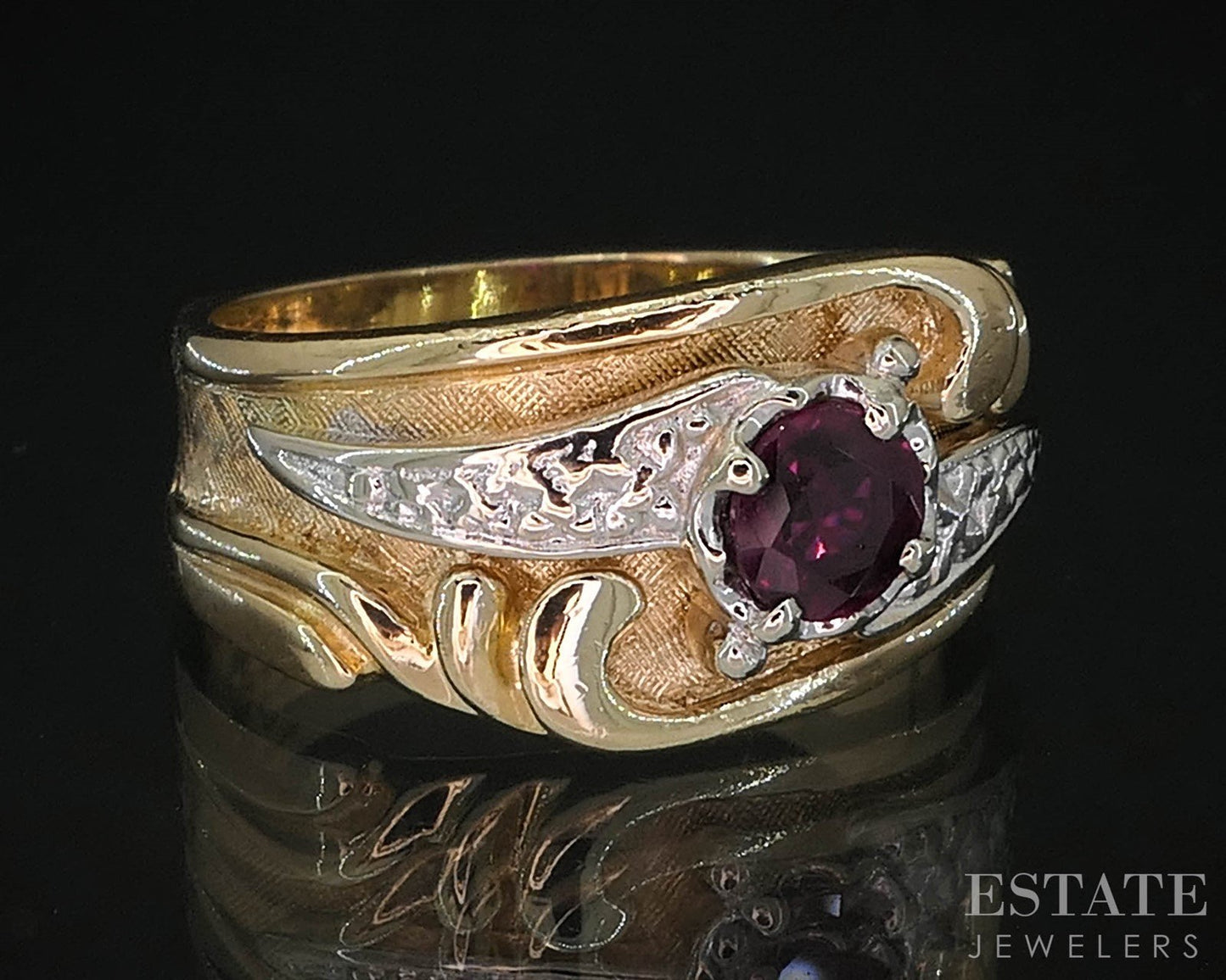 Vintage 14k Yellow Gold Natural Ruby Ladies Band Ring 5.9g i19984b