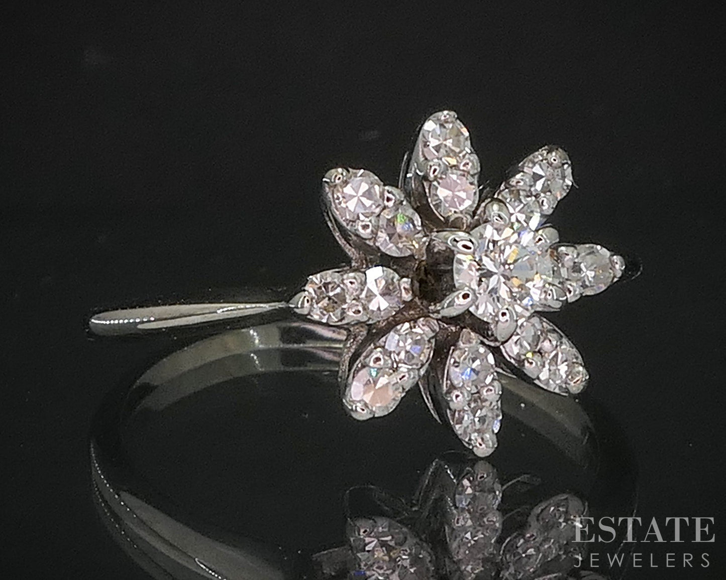 Vintage 14k White Gold Natural .36ctw Diamond Flower Cocktail Ring 2.6g i20083