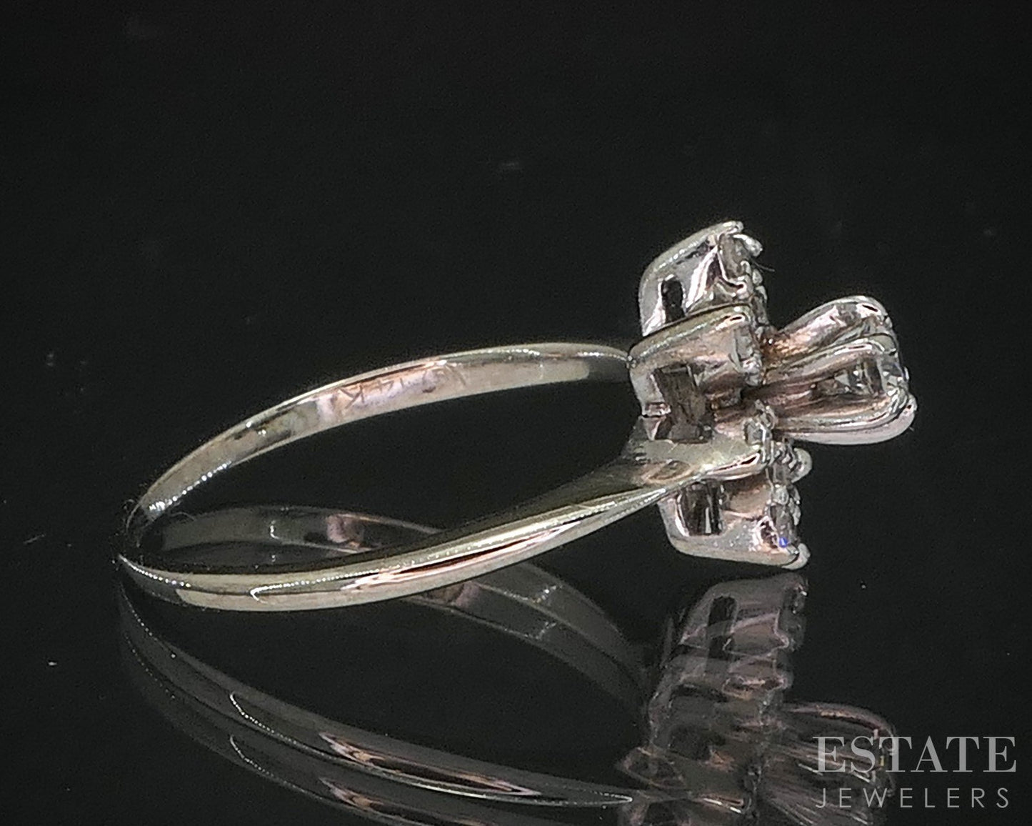 Vintage 14k White Gold Natural .36ctw Diamond Flower Cocktail Ring 2.6g i20083