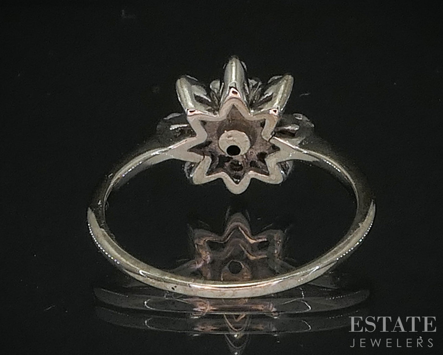 Vintage 14k White Gold Natural .36ctw Diamond Flower Cocktail Ring 2.6g i20083