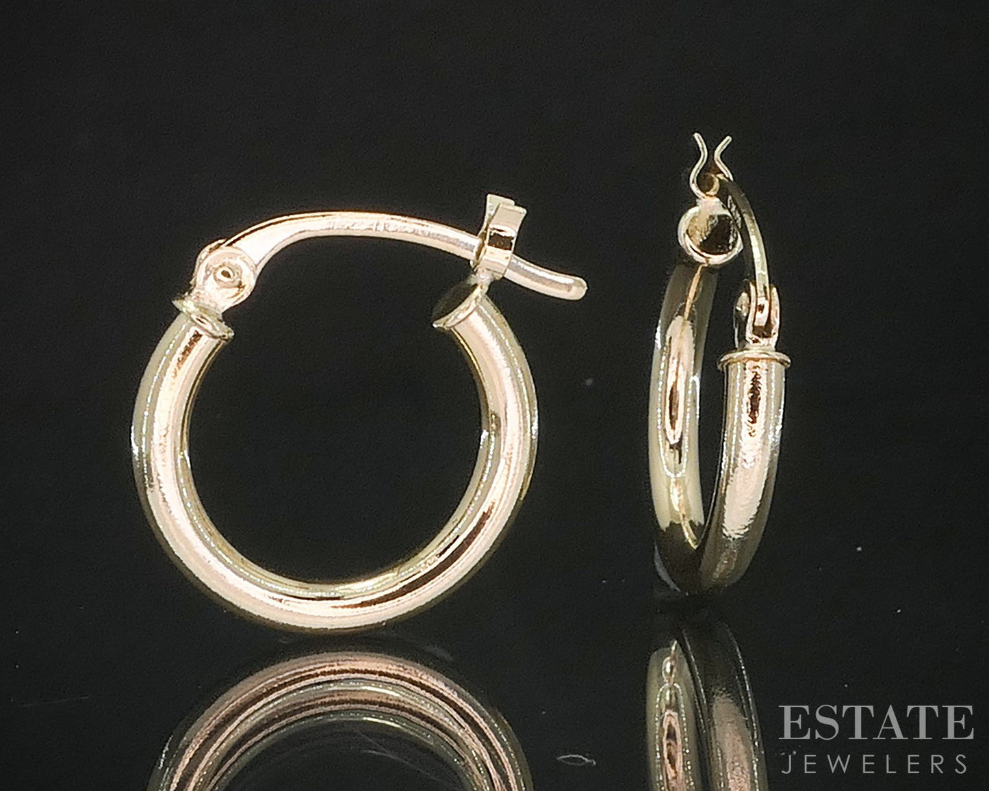 14k Yellow Gold 2mm Smooth Hoop Huggie Ladies Earrings 0.6g i20099b