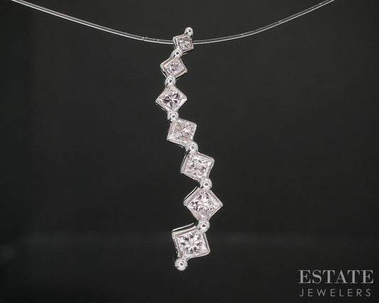 14k White Gold Princess Natural .30ctw Diamond Waterfall Pendant 0.7g i20132b
