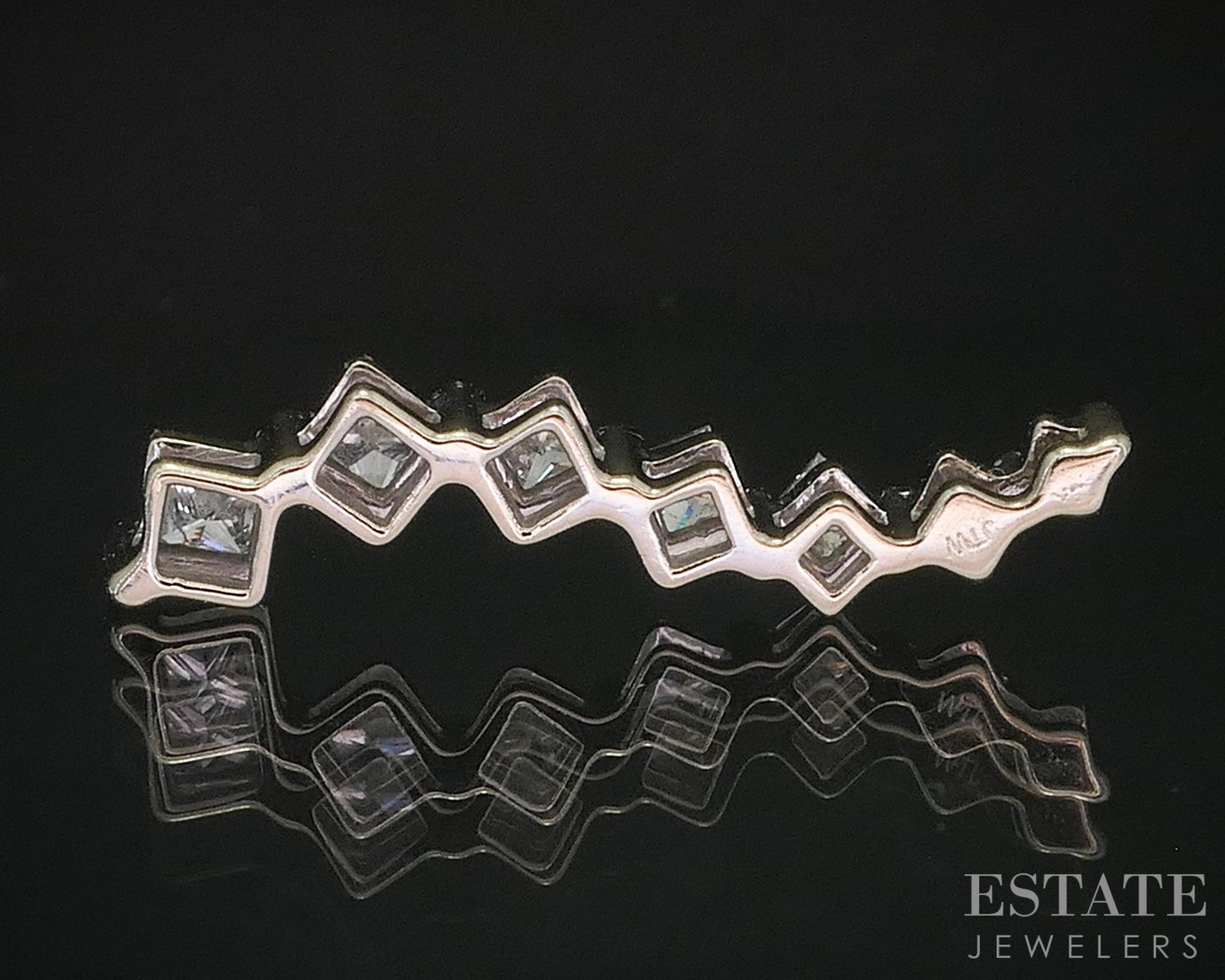 14k White Gold Princess Natural .30ctw Diamond Waterfall Pendant 0.7g i20132b