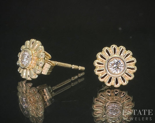 14k Yellow Gold Round Natural .14ctw Diamond Flower Stud Earrings 1.2g i20235