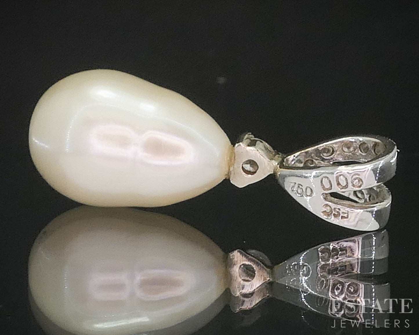 18k White Gold Freshwater Pearl & Diamond Ladies Pendant 1.8g i20324