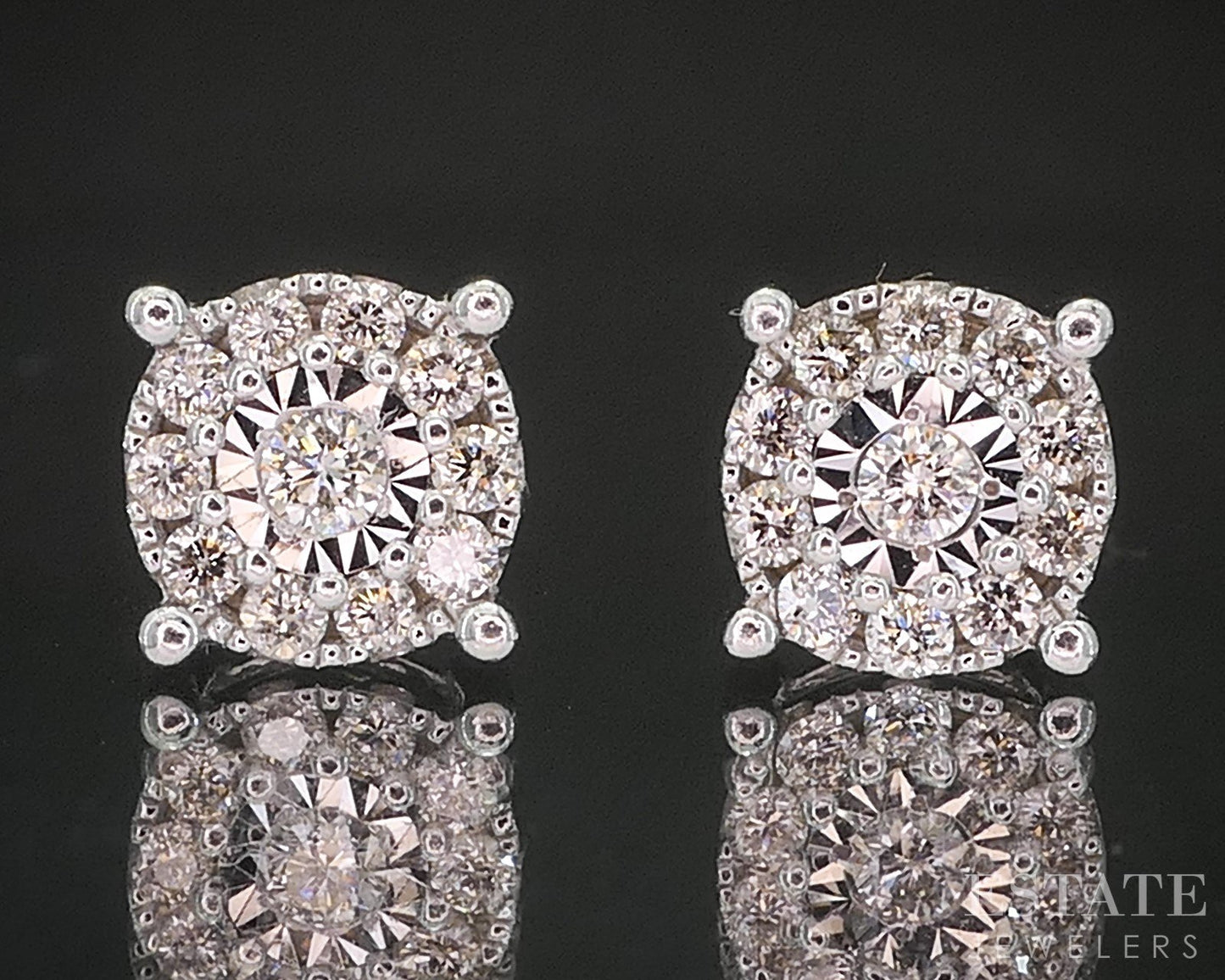14k White Gold Natural .20ctw Diamond Cluster Stud Earrings 1.8g i20182b