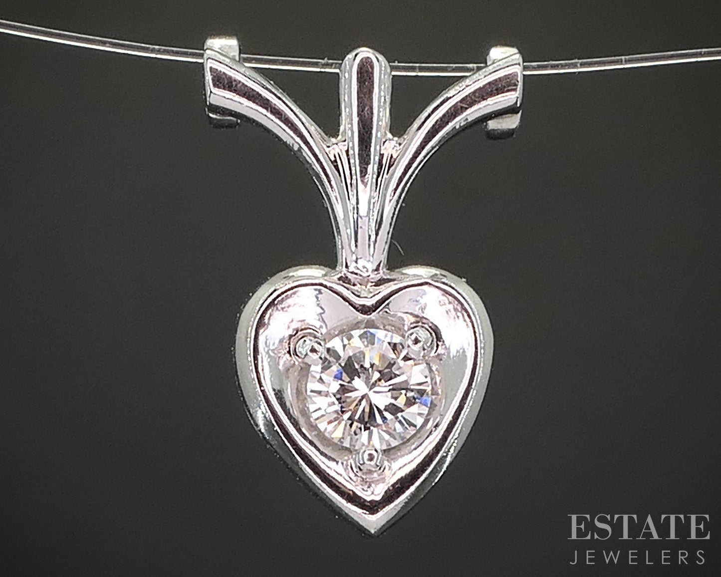 Vintage 18k White Gold Natural .15ct Diamond Heart Ladies Pendant 0.7g i20362b