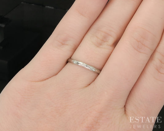 Antique 18k White Gold 2mm Engraved Ladies Wedding Band 1.1g i20351b