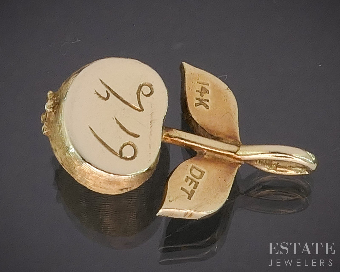 Vintage 14k Yellow Gold Dimensional Enameled Apple Charm 3.7g p92583