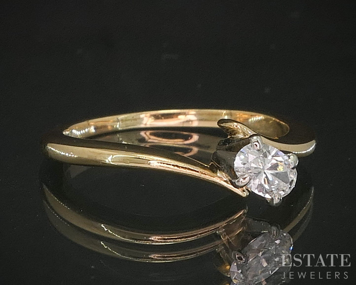 18k Yellow Gold Oval Natural .17ct Diamond Solitaire Ring 2.7g p16179b