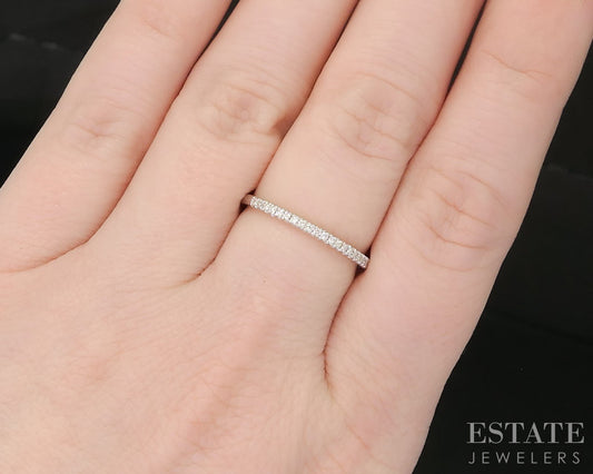 14k White Gold Round Natural .11ctw Diamond Ladies Wedding Band 1.4g p16308