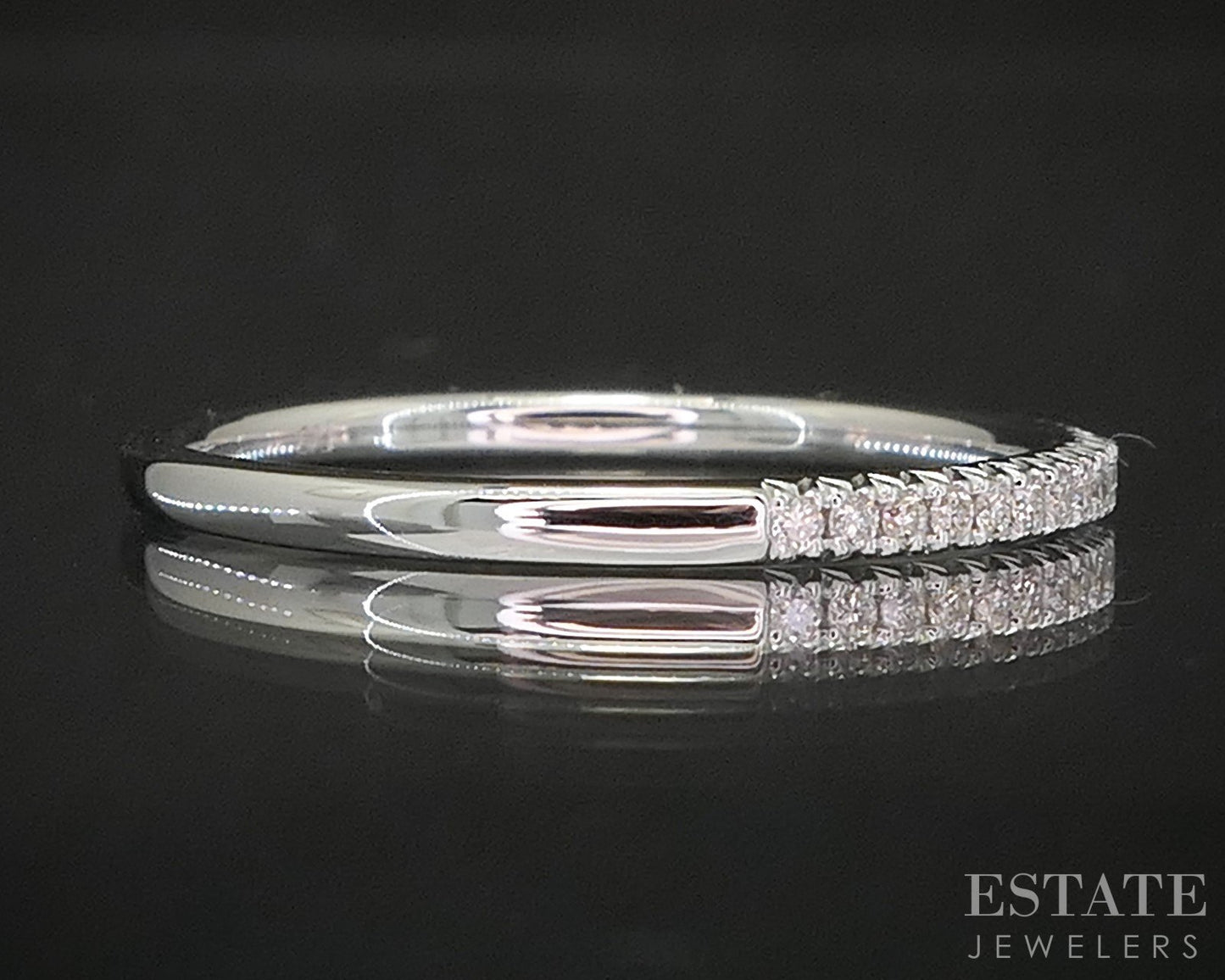 14k White Gold Round Natural .11ctw Diamond Ladies Wedding Band 1.4g p16308