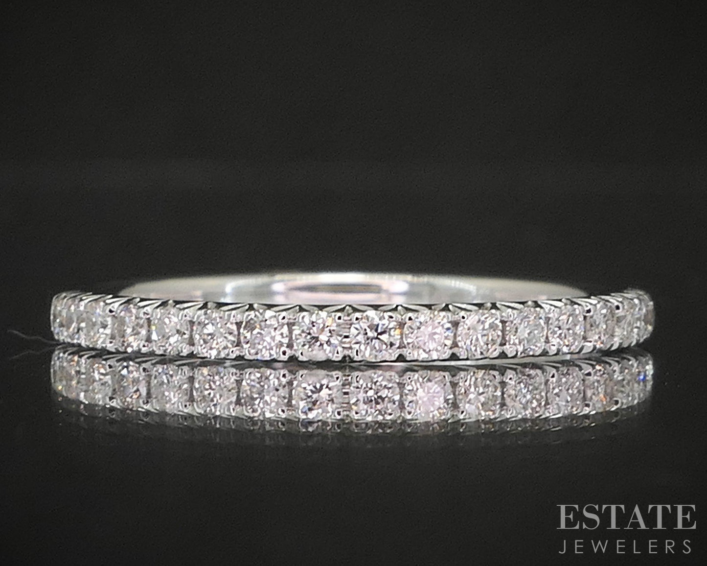 14k White Gold Round Natural .24ctw Diamond Ladies Wedding Band 1.6g p16310