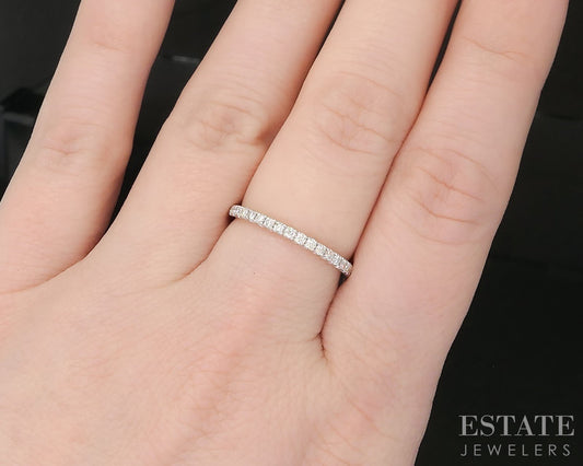 14k White Gold Round Natural .24ctw Diamond Ladies Wedding Band 1.6g p16310