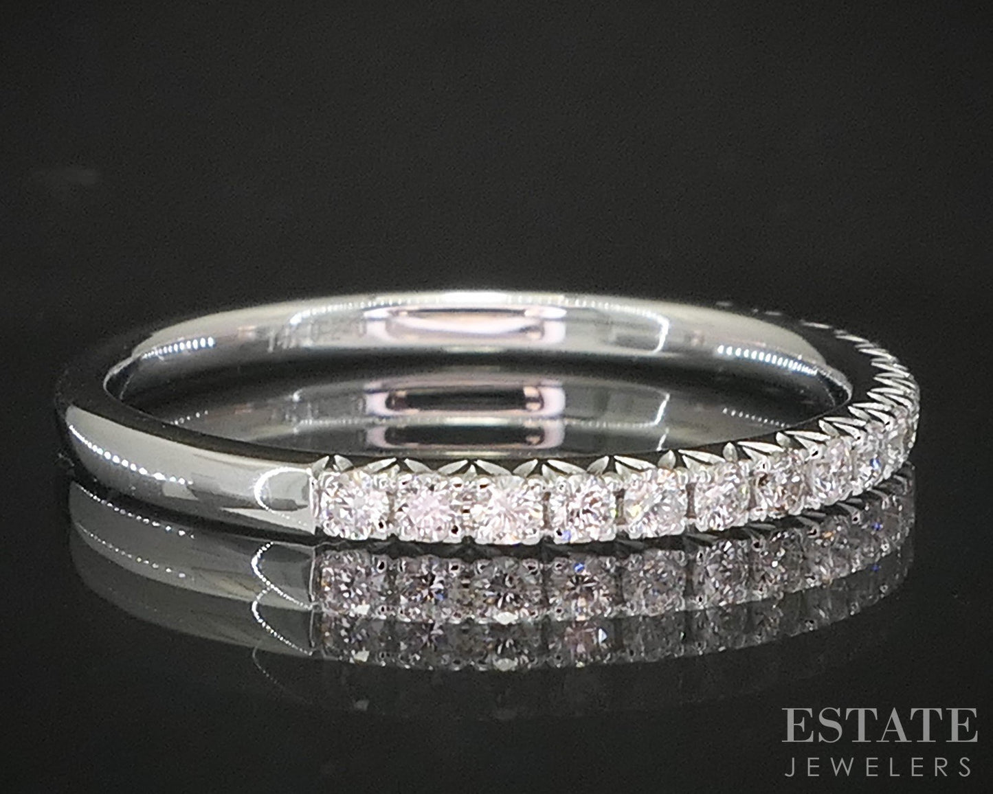 14k White Gold Round Natural .24ctw Diamond Ladies Wedding Band 1.6g p16310