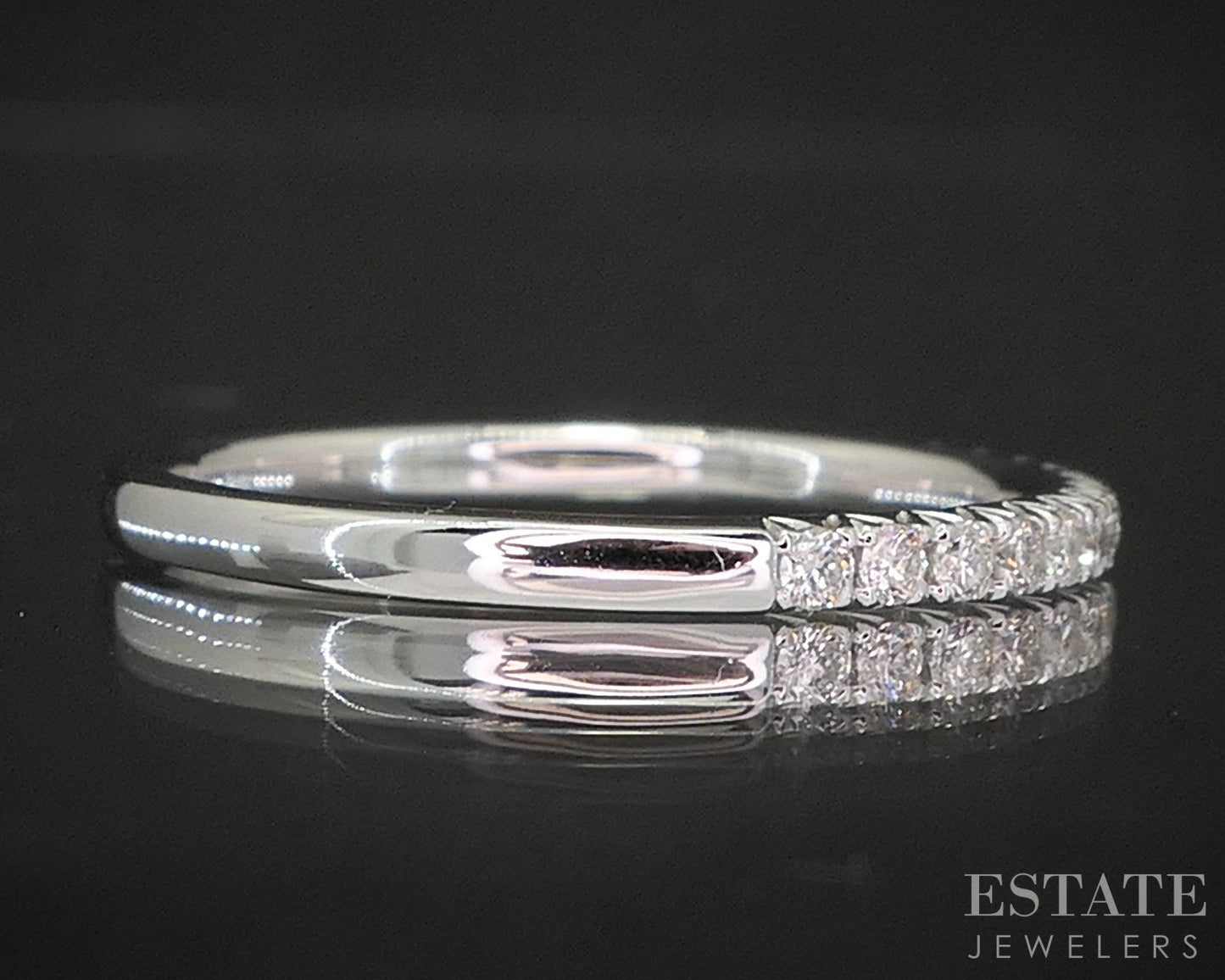 14k White Gold Round Natural .24ctw Diamond Ladies Wedding Band 1.6g p16310