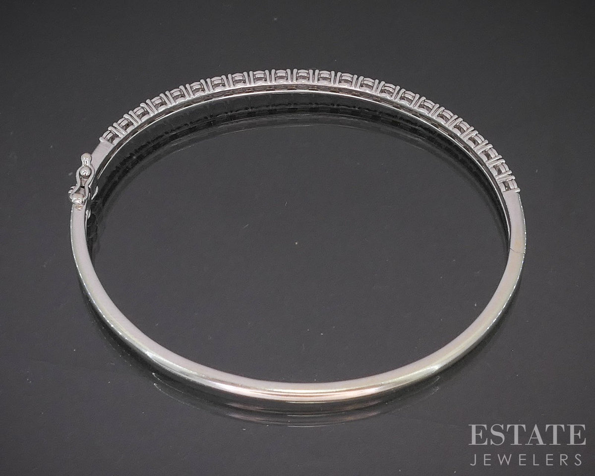 14k White Gold Round Natural .59ctw Diamond Hinged Bangle Bracelet 7.4g p92411