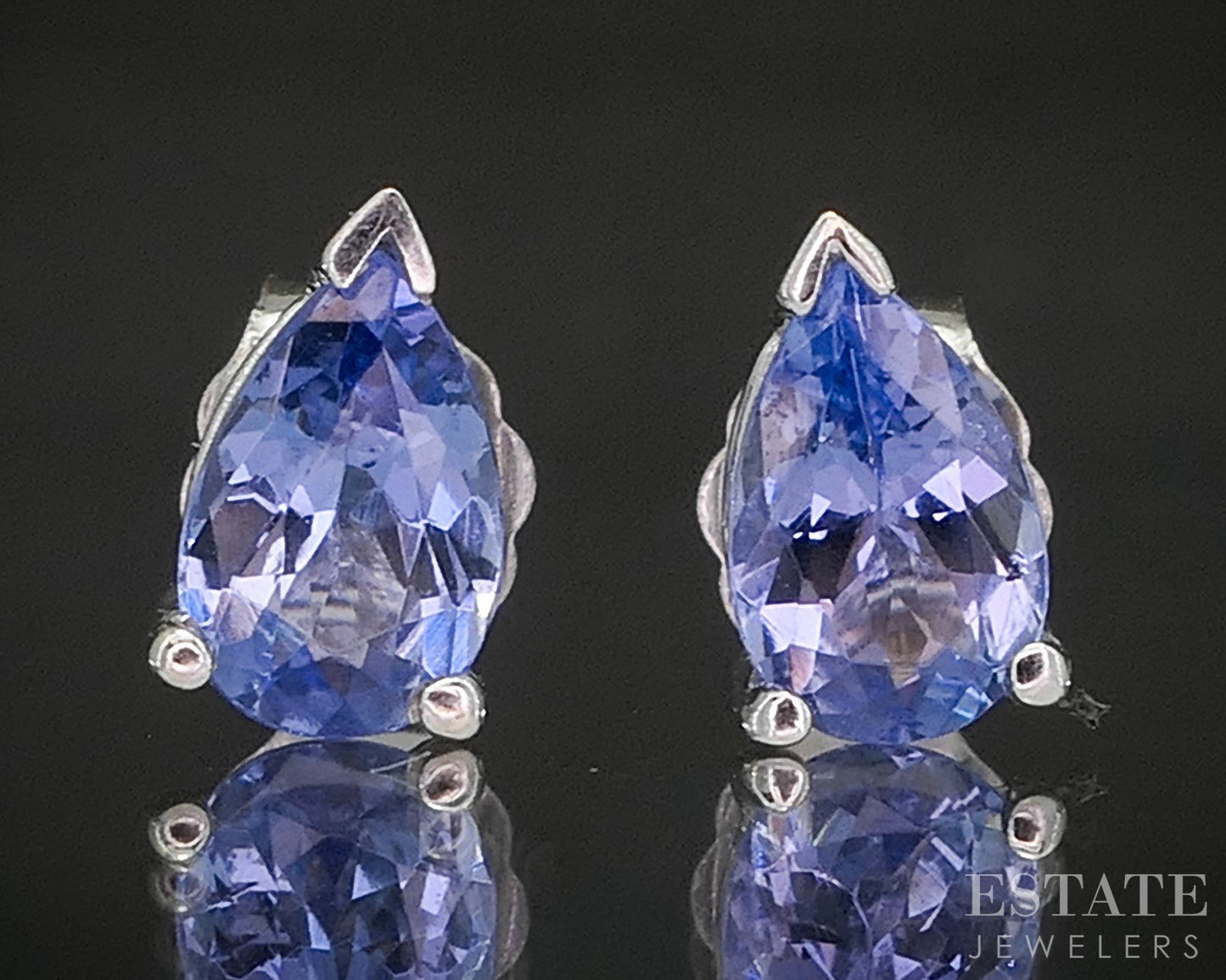 14k White Gold Pear Natural Tanzanite Stud Earrings 0.8g p18190b