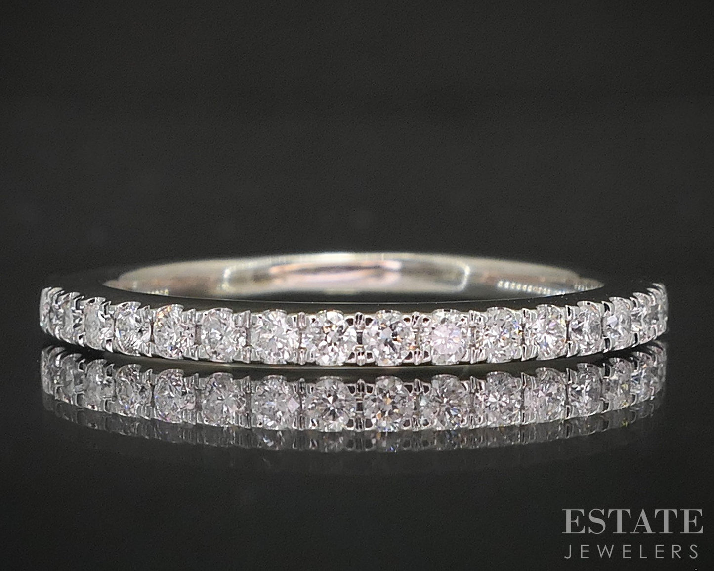 14k White Gold Natural .08ctw Diamond Ladies Wedding Band 2.0g p19109