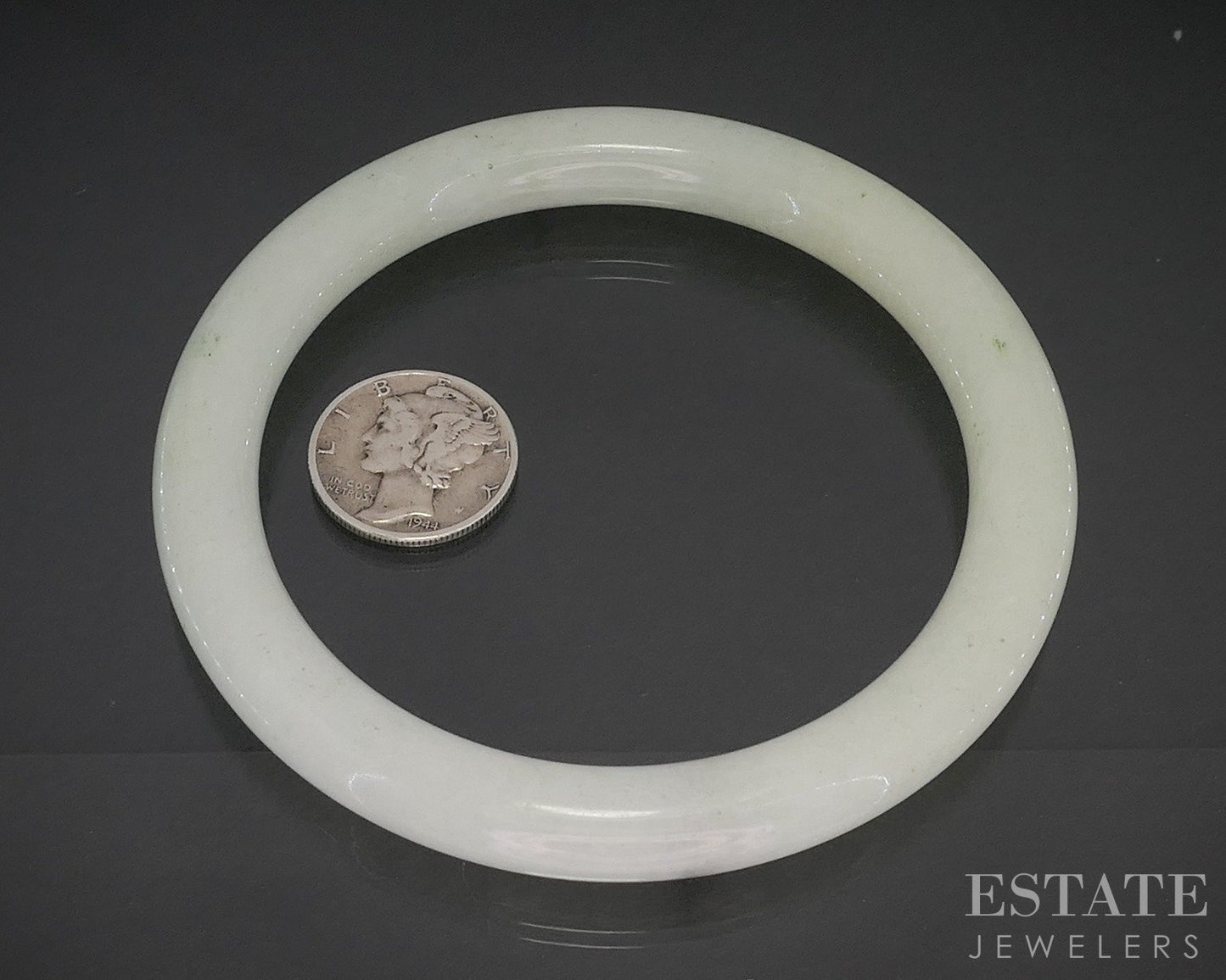 Vintage 8mm Natural Green Jade Carved Bangle Bracelet 34.7g p18421