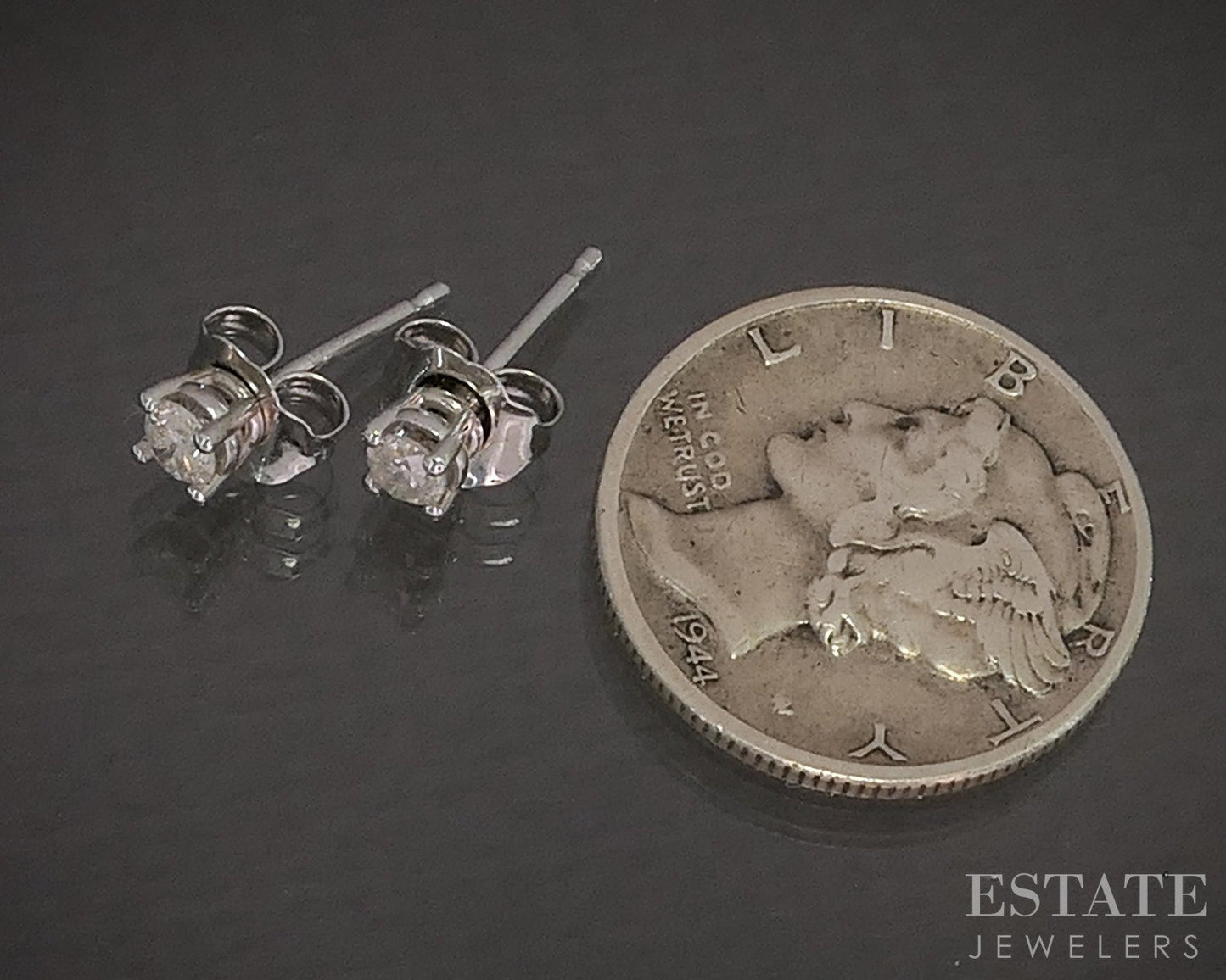 14k White Gold Round Natural .15ctw Diamond Stud Earrings p15948b