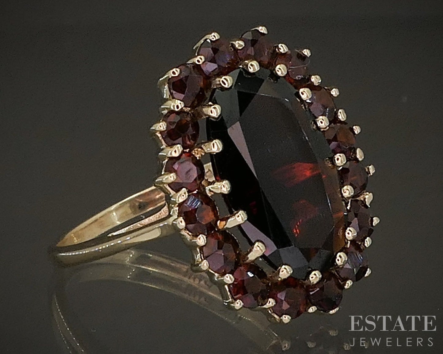 Vintage 10k Yellow Gold Oval Natural Garnet Halo Ladies Ring 3.1g p20251