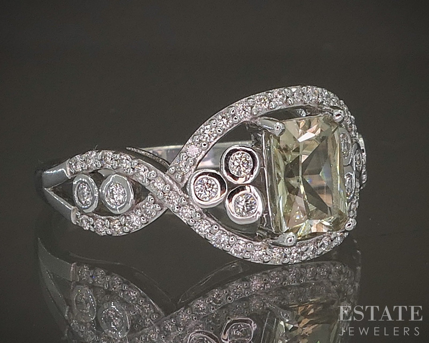 18k White Gold Natural Zultanite & Diamond Ladies Ring 4.7g p19202