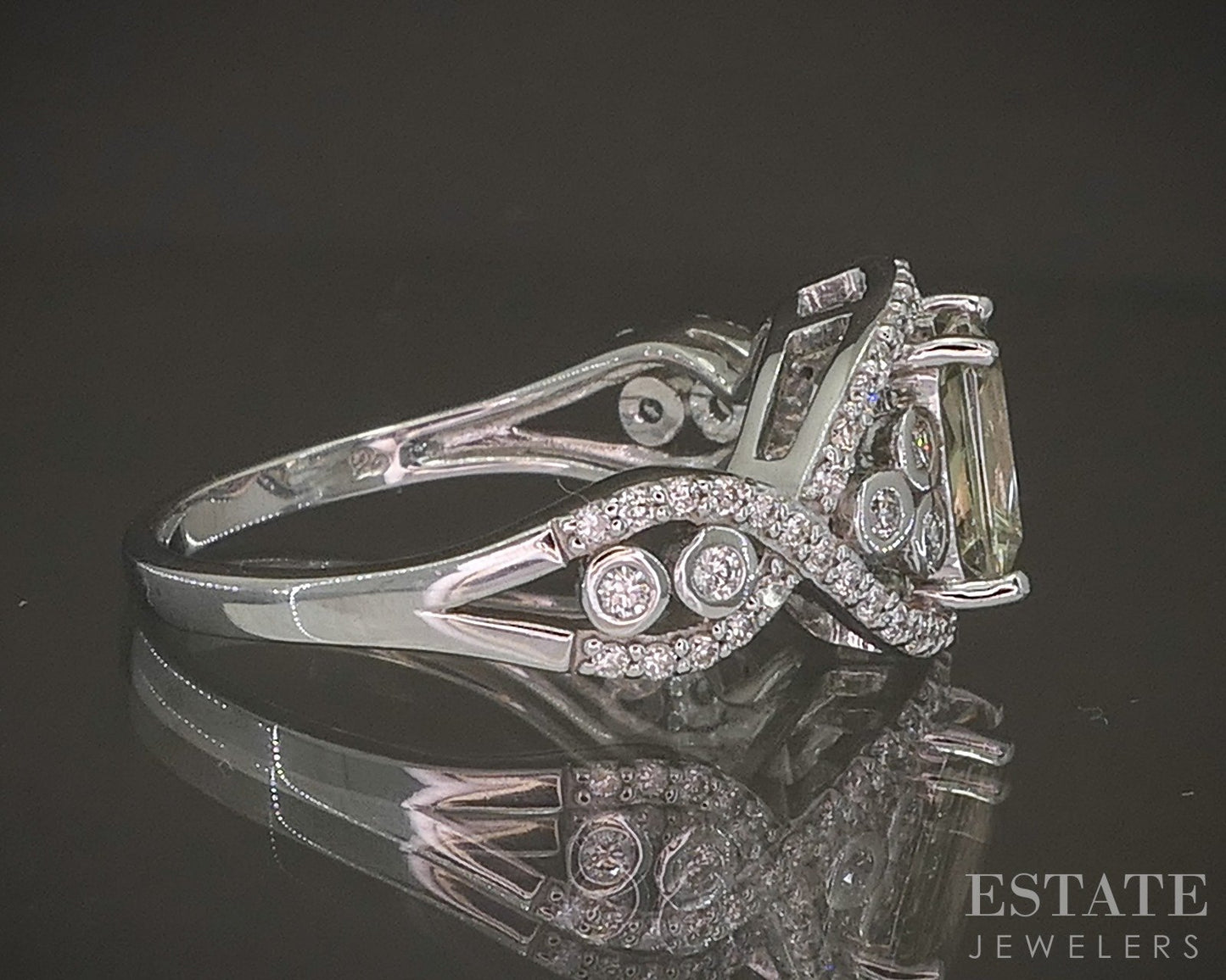 18k White Gold Natural Zultanite & Diamond Ladies Ring 4.7g p19202