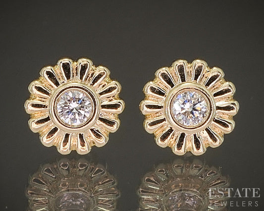14k Yellow Gold Natural .08ctw Diamond Flower Daisy Stud Earrings 1.2g p17937b