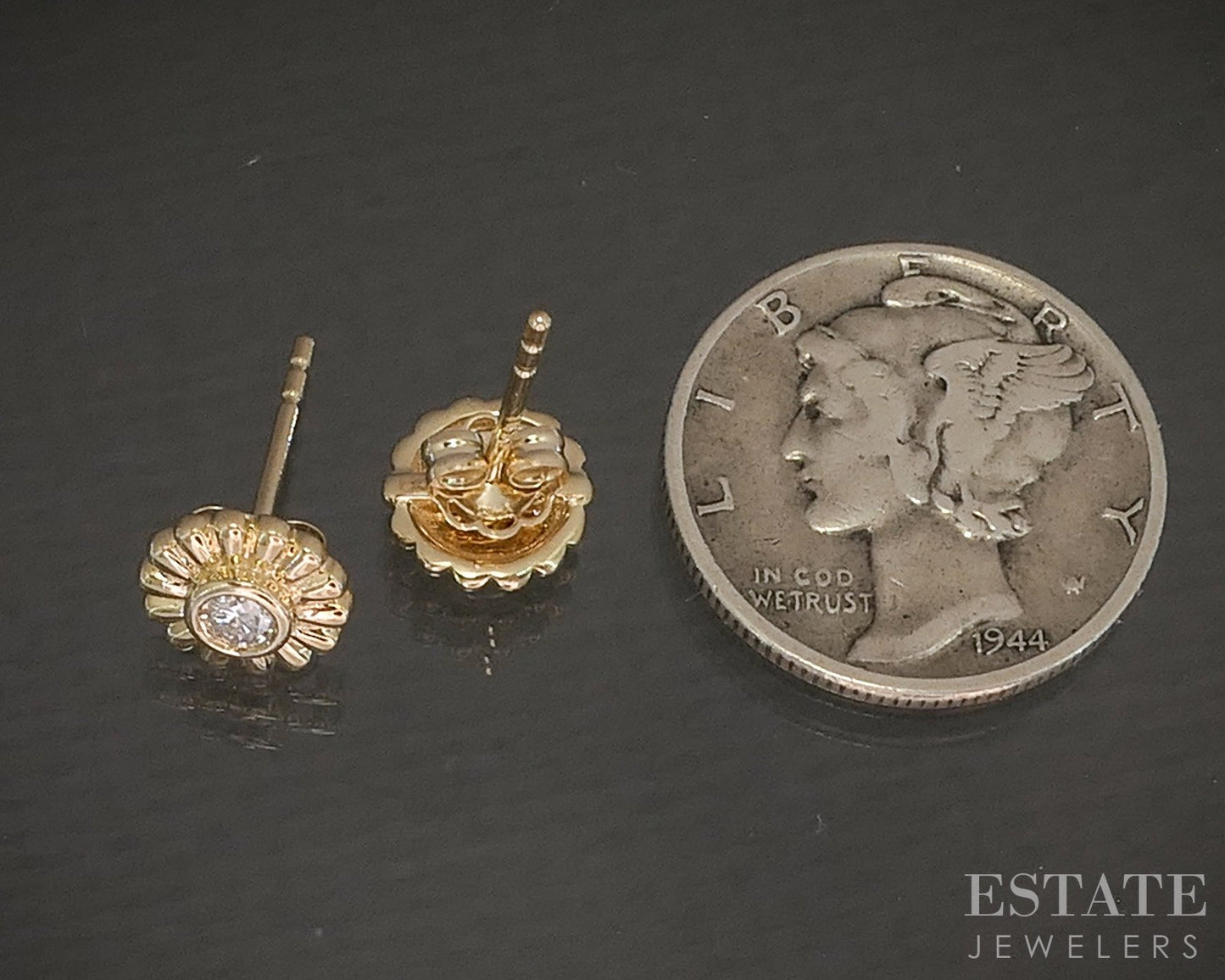 14k Yellow Gold Natural .08ctw Diamond Flower Daisy Stud Earrings 1.2g p17937b