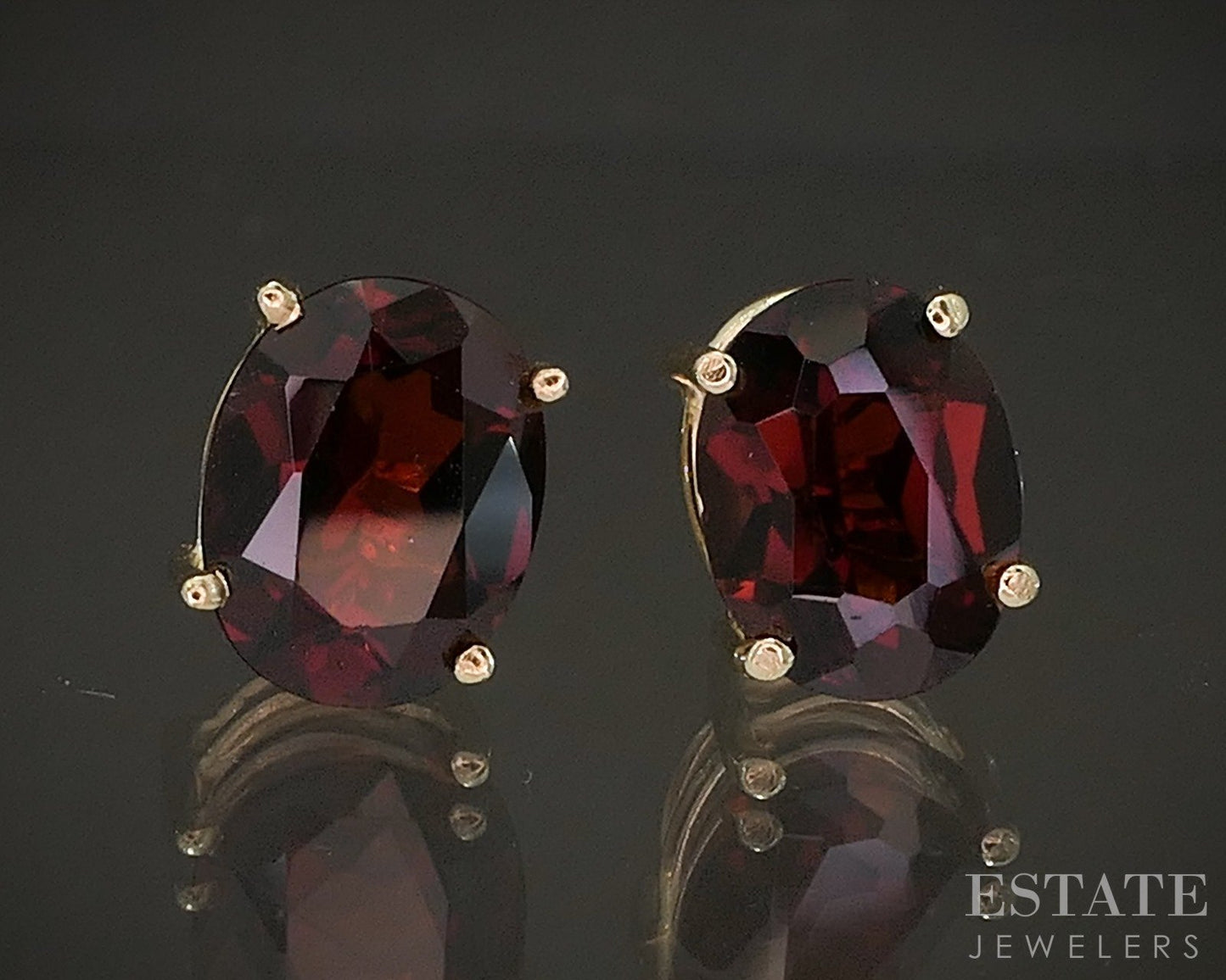 14k Yellow Gold Oval Natural Garnet Stud Earrings 1.9g p14777b