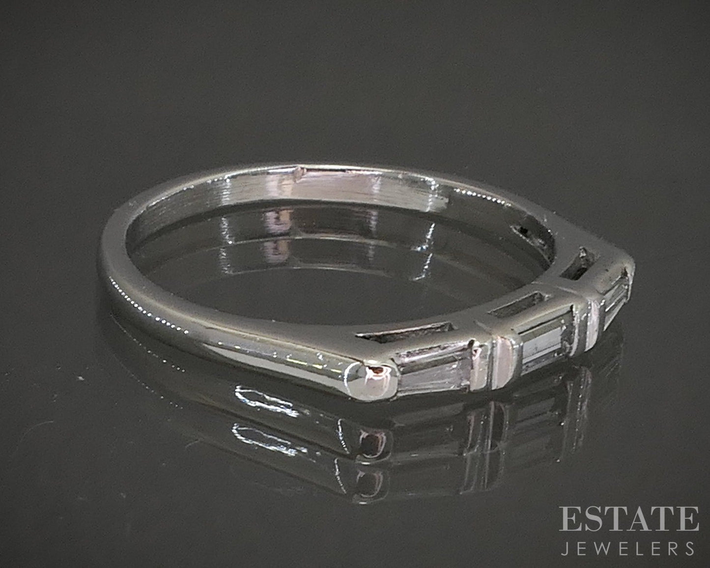 Vintage Platinum Baguette Natural .12ctw Diamond Ladies Wedding Band 2.8g p21637
