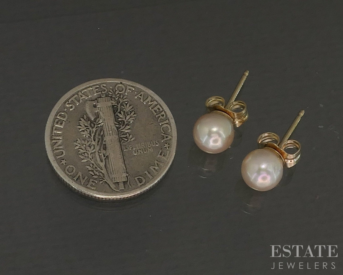 14k Yellow Gold 5.5mm Cultured Pearl Stud Ladies Earrings p22850