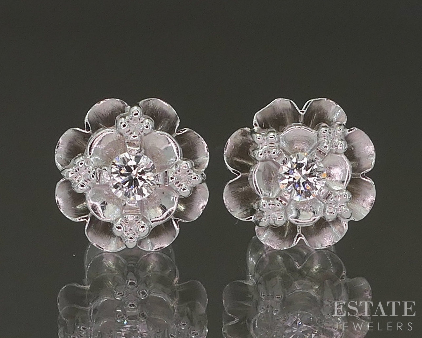 Vintage 14k White Gold Natural .16ctw Diamond Flower Screw Back Earrings p22849