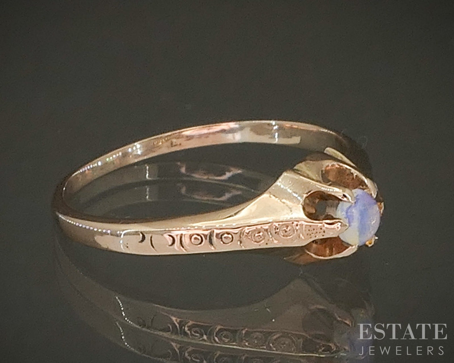 Antique Victorian 10k Yellow Gold Natural Moonstone Belcher Ring 2.0g p52748