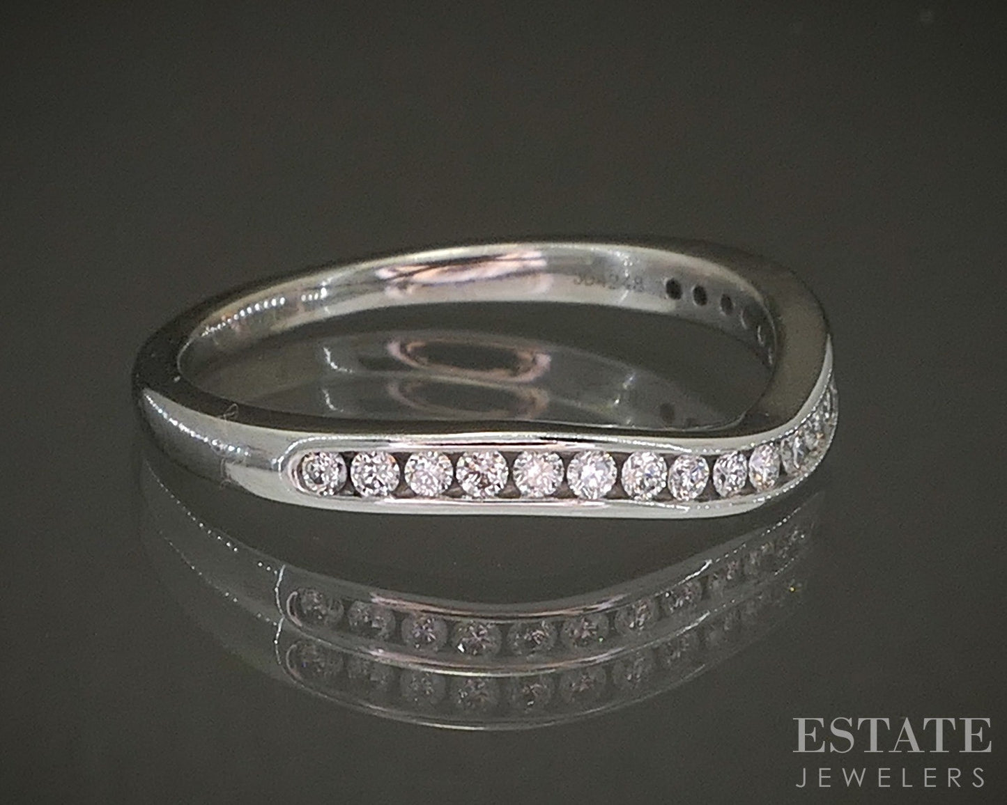 14k White Gold Natural .20ctw Diamond Ladies Contour Wedding Band 1.9g p23971