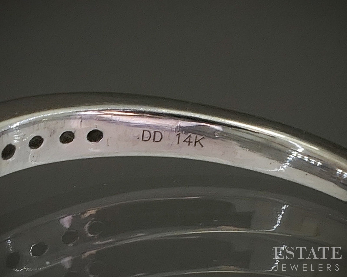 14k White Gold Natural .20ctw Diamond Ladies Contour Wedding Band 1.9g p23971