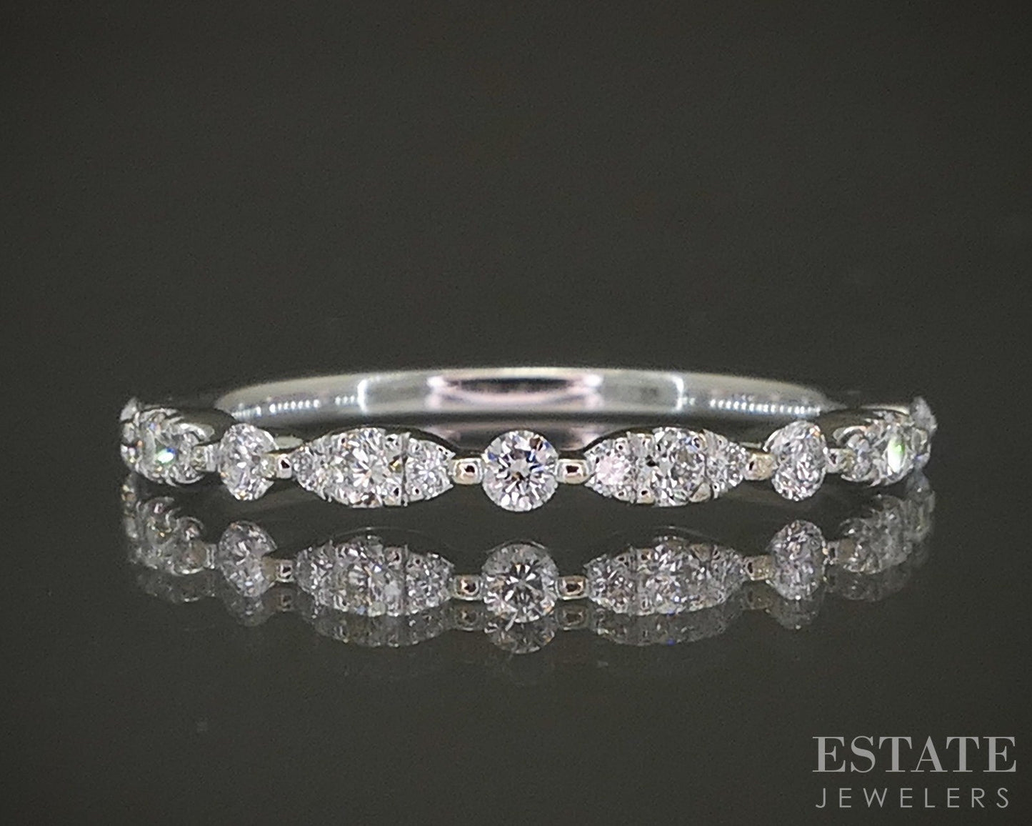 14k White Gold Natural .15ctw Diamond Ladies Wedding Band 1.4g p22831
