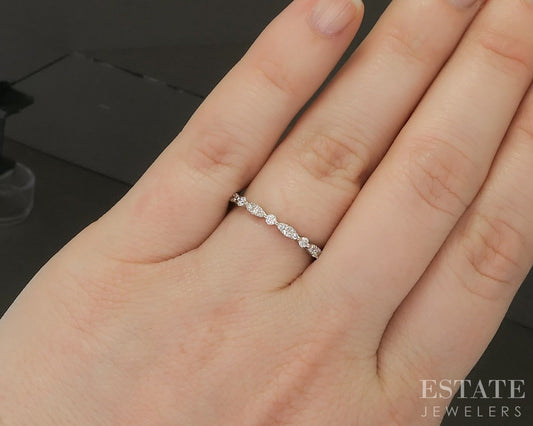 14k White Gold Natural .15ctw Diamond Ladies Wedding Band 1.4g p22831
