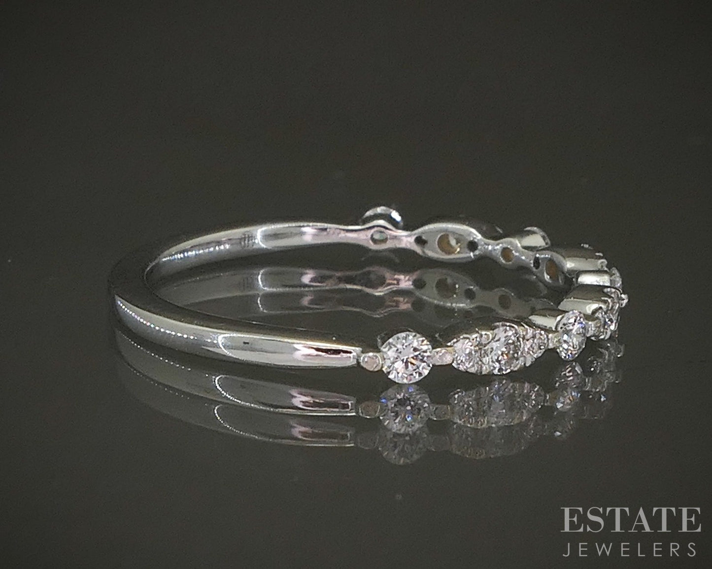 14k White Gold Natural .15ctw Diamond Ladies Wedding Band 1.4g p22831