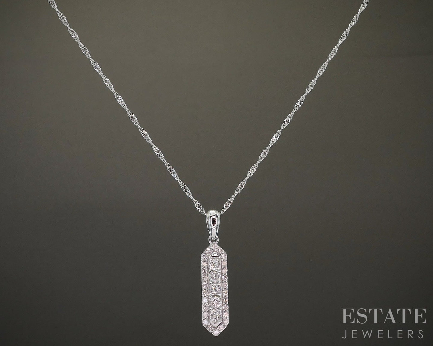 10k White Gold Natural .31ctw Diamond Cluster Ladies Necklace 2.2g 18"L p23938b