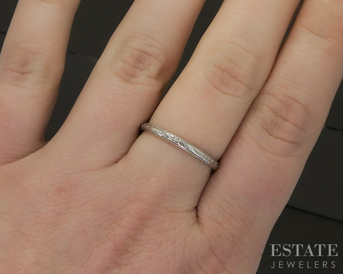 Vintage 14k White Gold 2mm Engraved Floral Ladies Wedding Band 1.9g p23638b