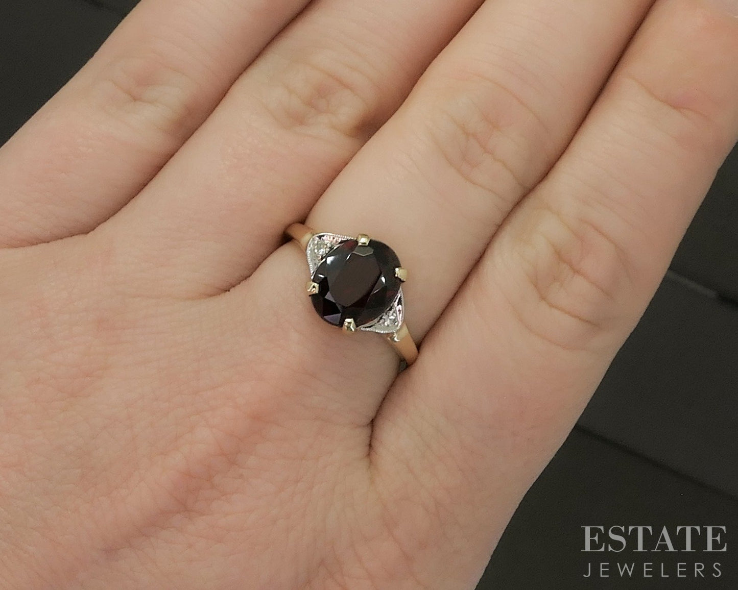 Vintage 10k Yellow Gold Oval Natural Garnet & Diamond Ladies Ring 3.2g p25136b