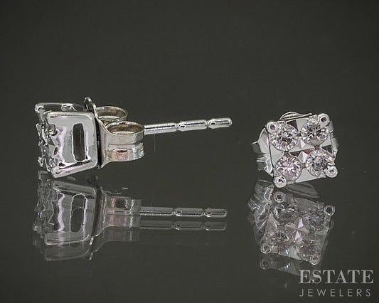10k White Gold Round Natural .08ctw Diamond Cluster Stud Earrings 0.8g p24635b