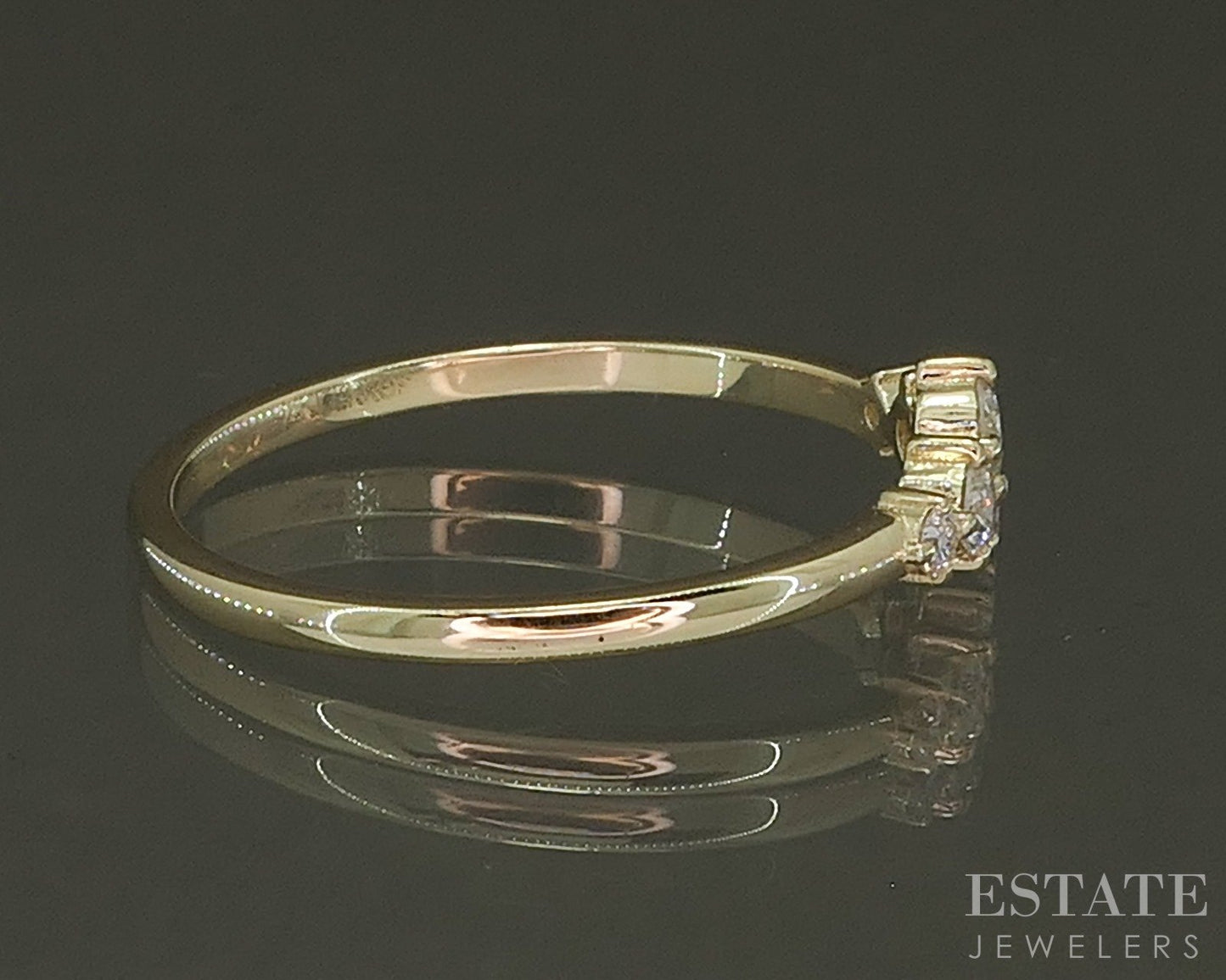 14k Yellow Gold Natural .14ctw Diamond Scattered Ladies Band Ring 1.5g p26324b